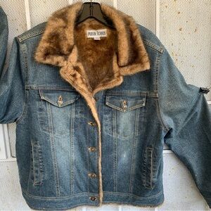 Denim jacket with faux fur lining. Women’s XL